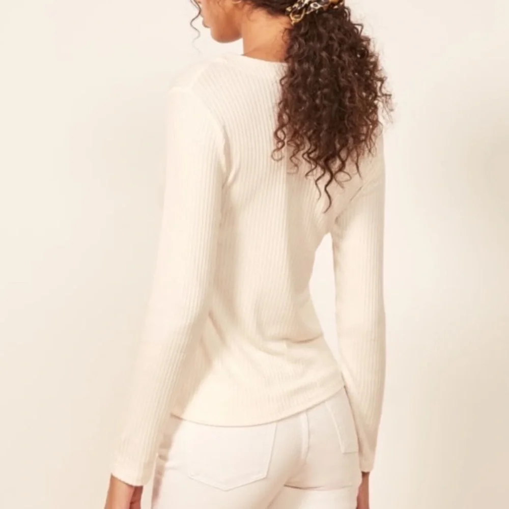 NWOT Reformation Jeans Iris Ivory Ribbed V-Neck Cardigan Top Size Medium - Picture 2 of 12